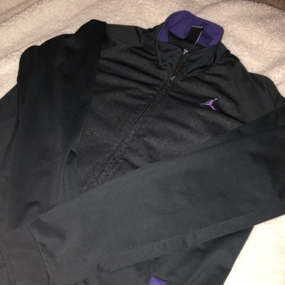 Purple Jordan light drifit jacket - Picture 5 of 7